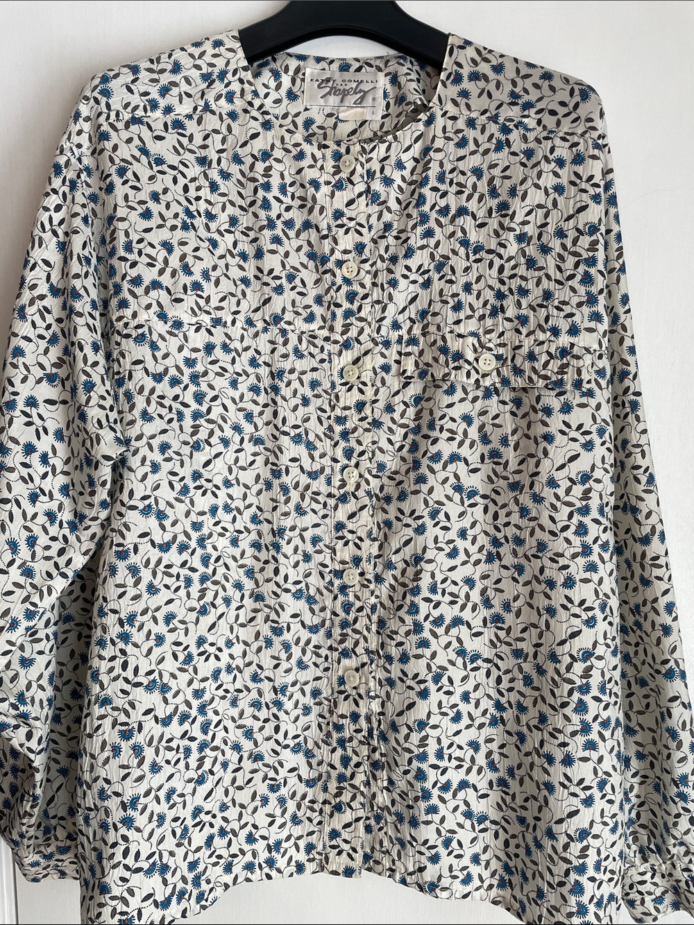 Kathy Comelli for Shapely Vintage 80s Floral Button-Down Shirt in Ivory and Blue